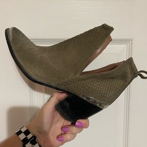 Jeffrey Campbell size 10